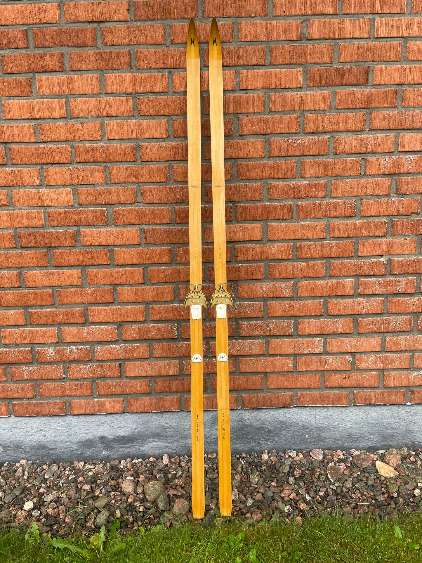 210cm Madshus 1970s Wood Cross-Country Skis - Great Condition, Light!!