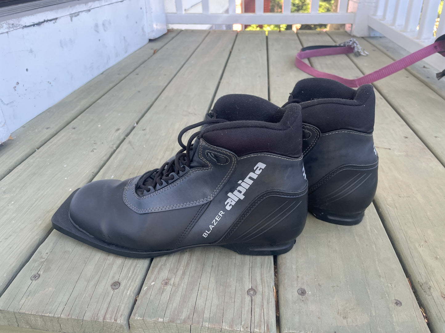 Size 43 (US Men's 9.5-10) Alpina High Cuff "Blazer" 75mm 3-Pin Cross-Country Ski Boots - DEAL!!!