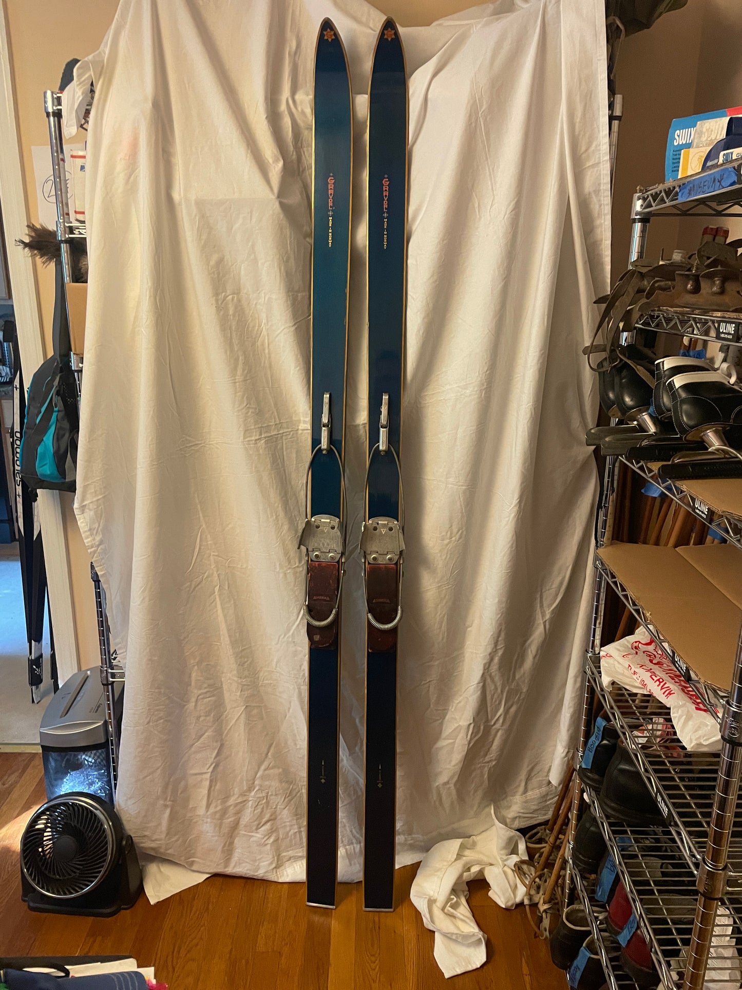200cm Gravdal Norwegian Wood Jumping Skis from 1960s - FAR OUT COLOUR!!!