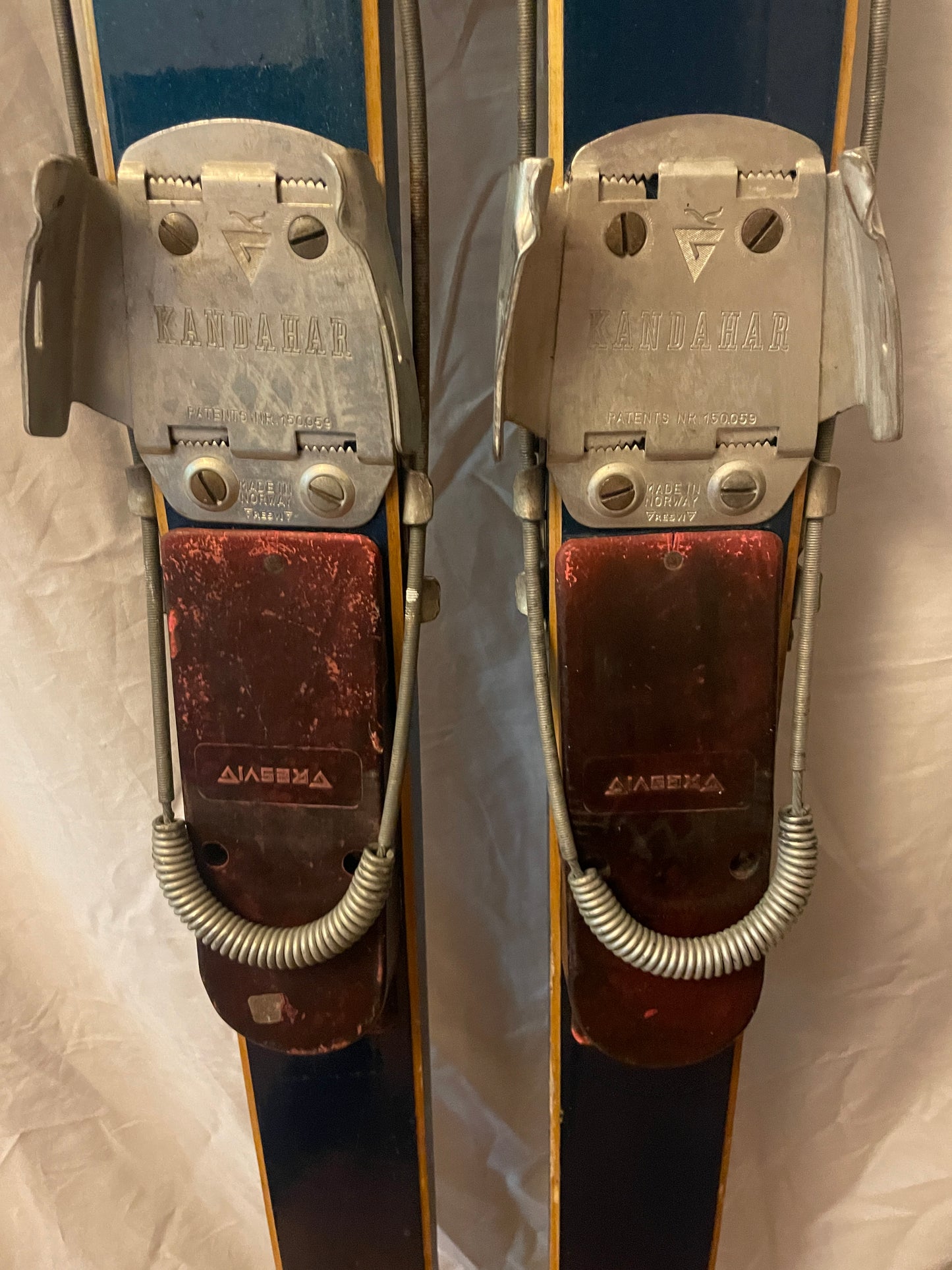 200cm Gravdal Norwegian Wood Jumping Skis from 1960s - FAR OUT COLOUR!!!