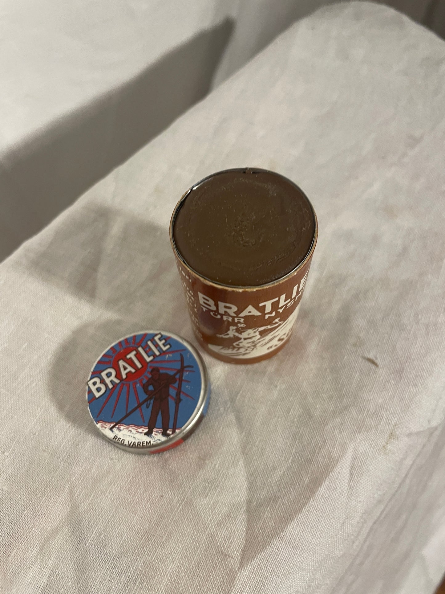 1950s/1960s Bratlie Hardwax - BEAUTIFUL Graphics!!