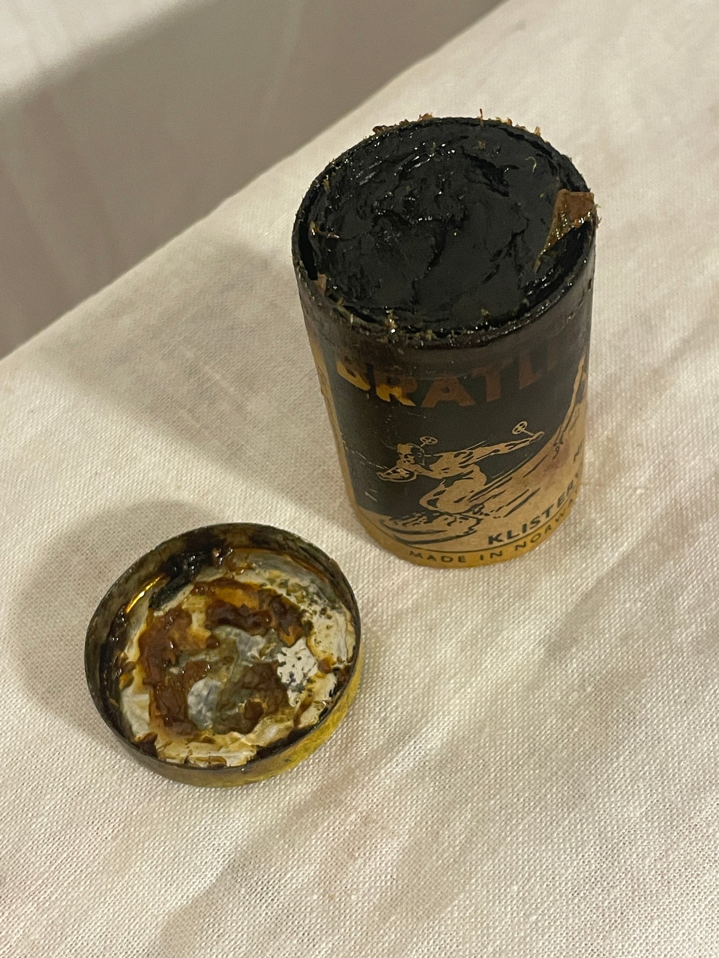 1950s Bratlie "Yellow Cap" Hardwax