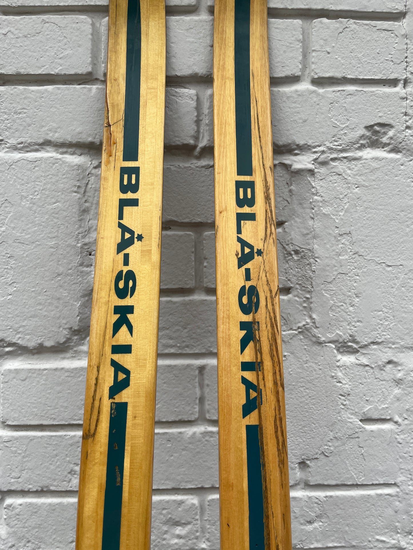 BARGAIN BIN!!! - 210cm Blå-Skia Wood Nordic Racing Skis - Low-Maintenance Base - You CAN Afford the Best!!! (not matching but who cares)