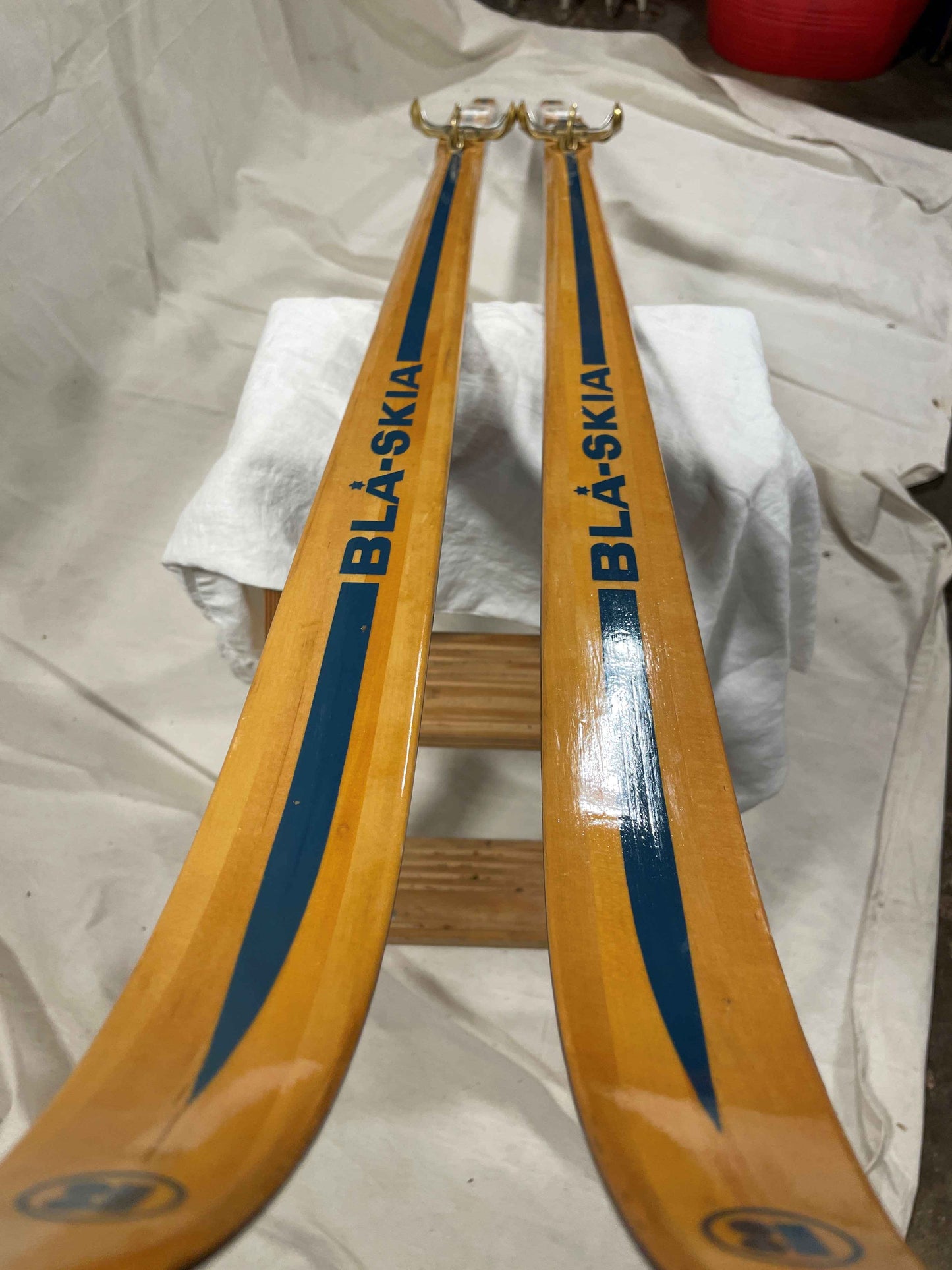 210cm Blå-Skia Wood Nordic Racing Skis - Low-Maintenance Base - Completely Restored - Ready for Snow!