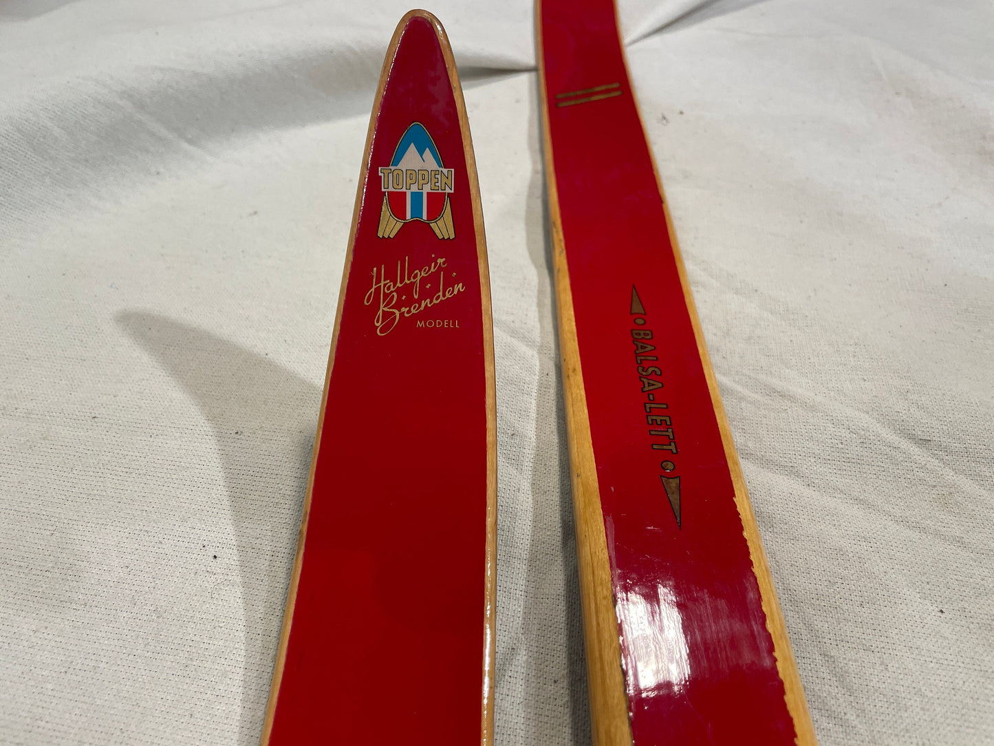 200cm Toppen Hallgeir Brenden "Balsa-Lett" Wood Cross-Country Racing Skis - RARE RED COLOUR - 1960s from Norway!!!!!!