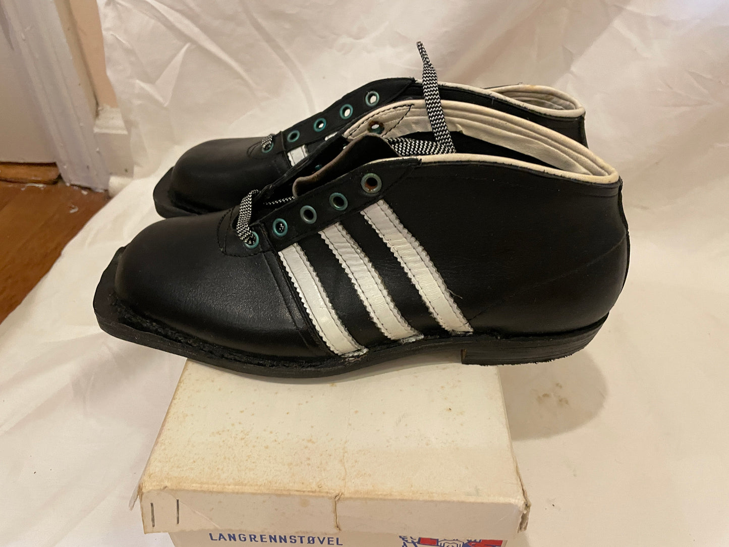 Size 41 (US Men's 8) Jette of Norway Late 1960s ALL LEATHER Cross-Country Ski Boots - New Old Stock - New New New