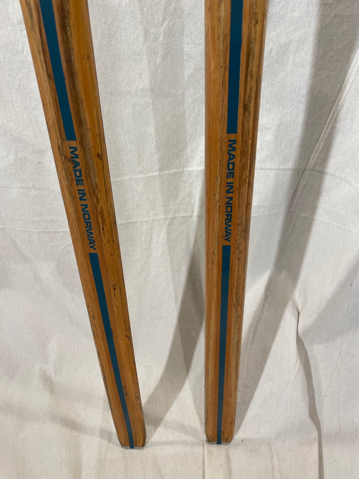 200cm Blå Skia Wood Nordic Racing Skis - Hickory Base - Completely Restored - Originally Sold by Eldar Hagen Oslo