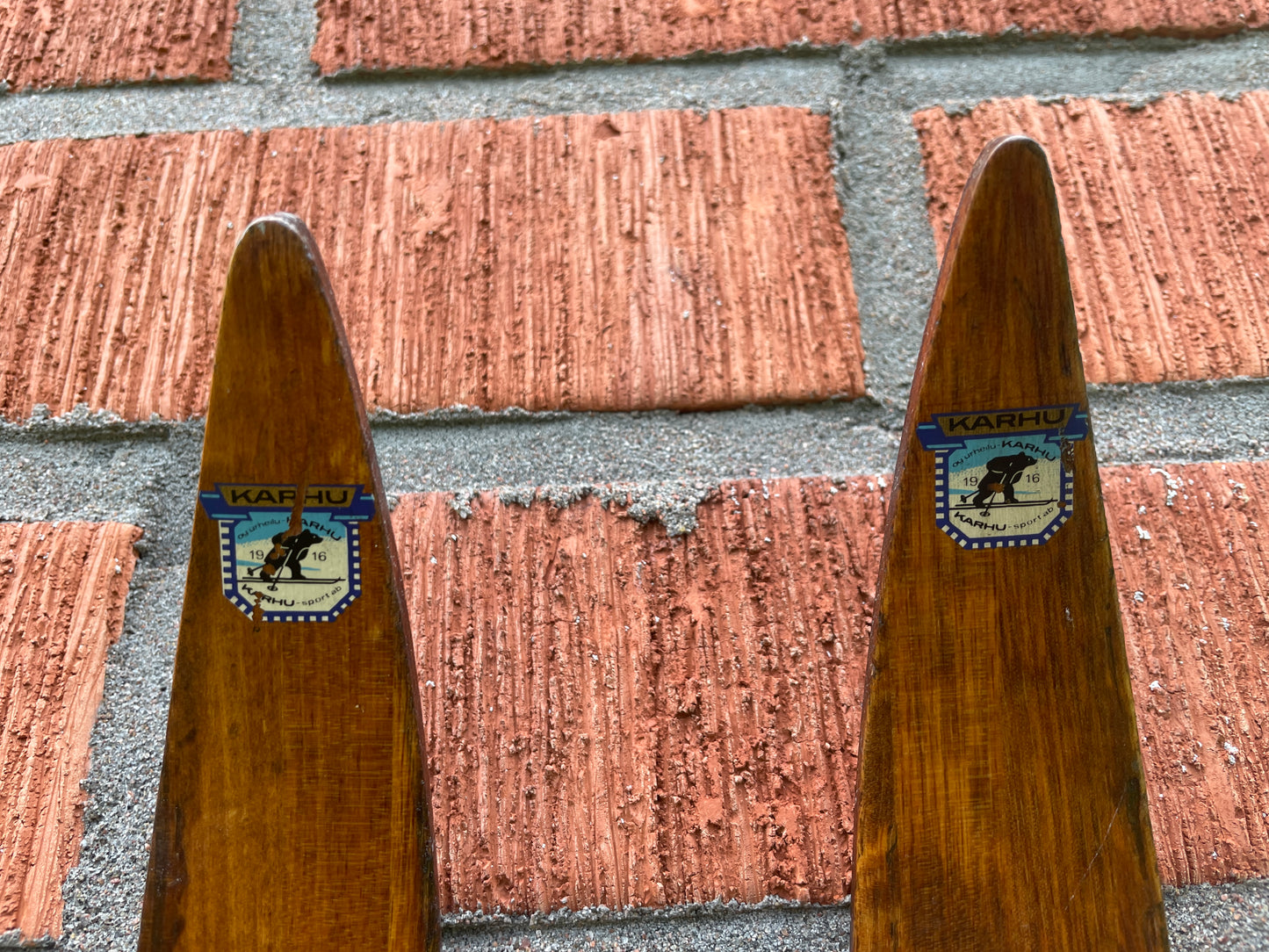 205cm Karhu "Erikoiskilpa" Wood Cross-Country Racing Skis - Beautiful Natural Color
