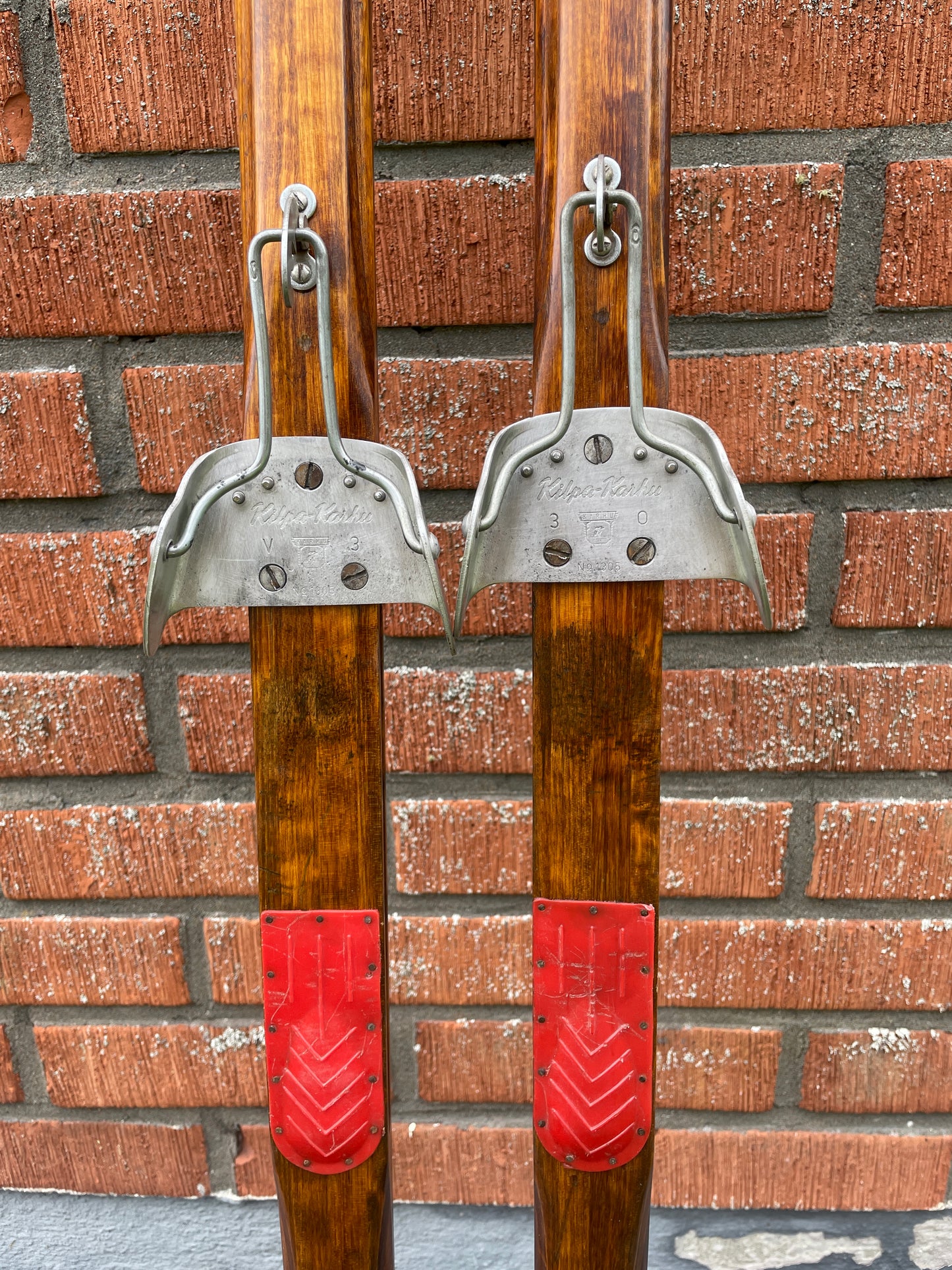 205cm Karhu "Erikoiskilpa" Wood Cross-Country Racing Skis - Beautiful Natural Color