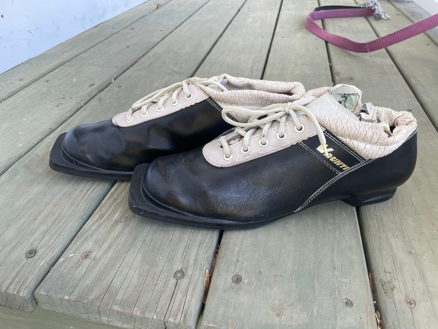 Size 44 (US Men's 10.5) Vauhti 75mm 3-Pin Cross-Country Ski Boots from Finland!!!