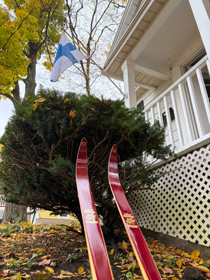 210cm Esko Järvinen "Kilpa Populär" ERIKOISKILPA Cross-Country Racing Skis - mid '60s - RARE