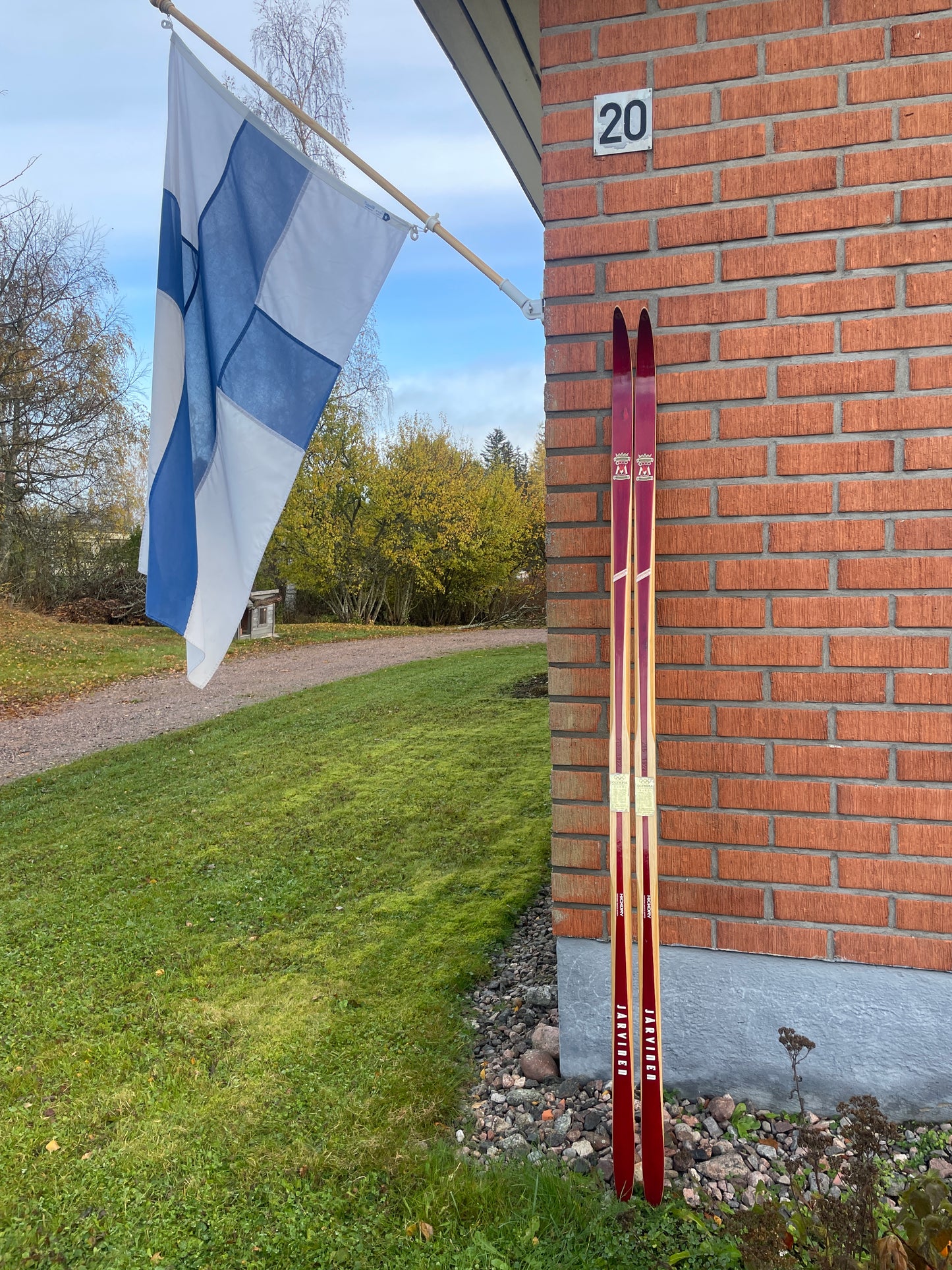 215cm Esko Järvinen "Erikoiskilpa" Wood Cross-Country Racing Skis - late '60s - NEVER USED!!! Uusi Uusi Uusi