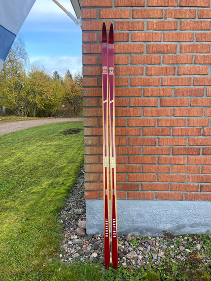 215cm Esko Järvinen "Erikoiskilpa" Wood Cross-Country Racing Skis - late '60s - NEVER USED!!! Uusi Uusi Uusi