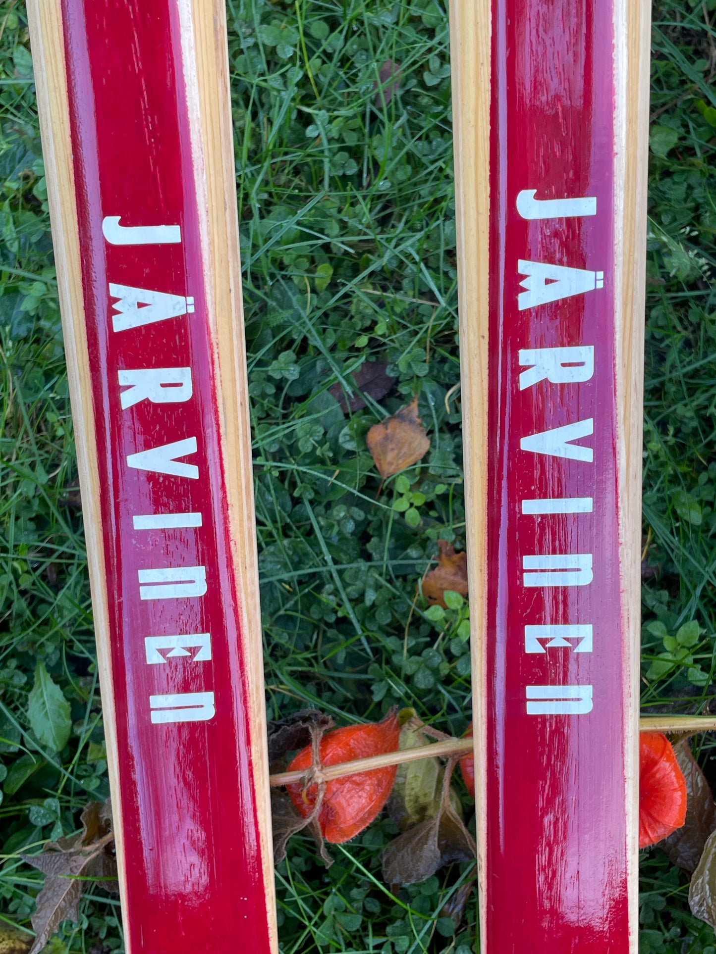 215cm Esko Järvinen "Erikoiskilpa" Wood Cross-Country Racing Skis - late '60s - NEVER USED!!! Uusi Uusi Uusi