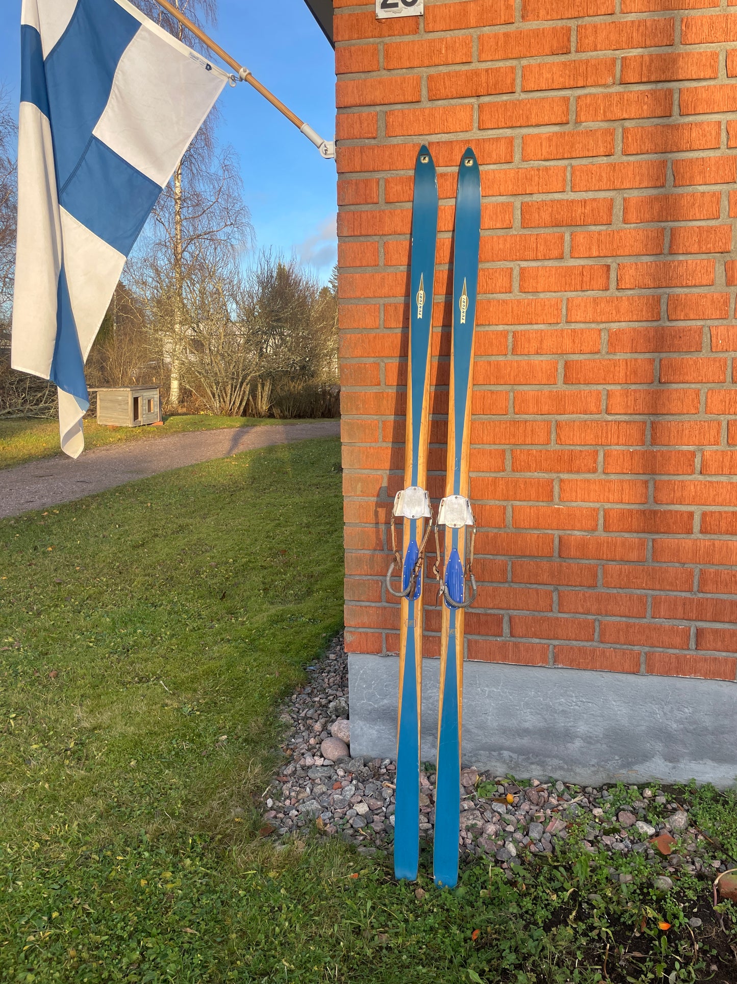 215cm Karhu "Tunturi" Early 1960s Metal-Edge Mountain Skis - From Finland!!!