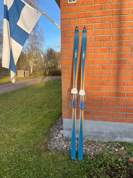 215cm Karhu "Tunturi" Early 1960s Metal-Edge Mountain Skis - From Finland!!!