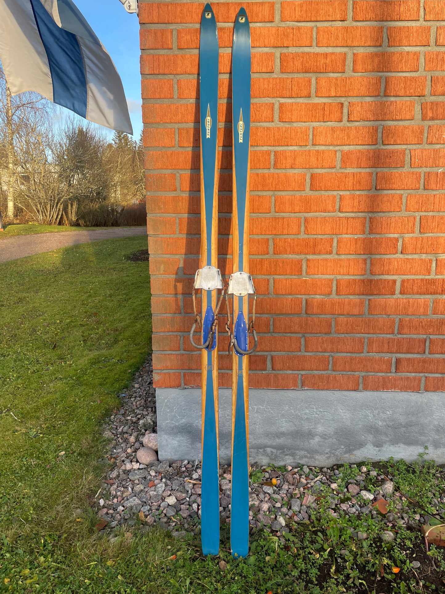 215cm Karhu "Tunturi" Early 1960s Metal-Edge Mountain Skis - From Finland!!!