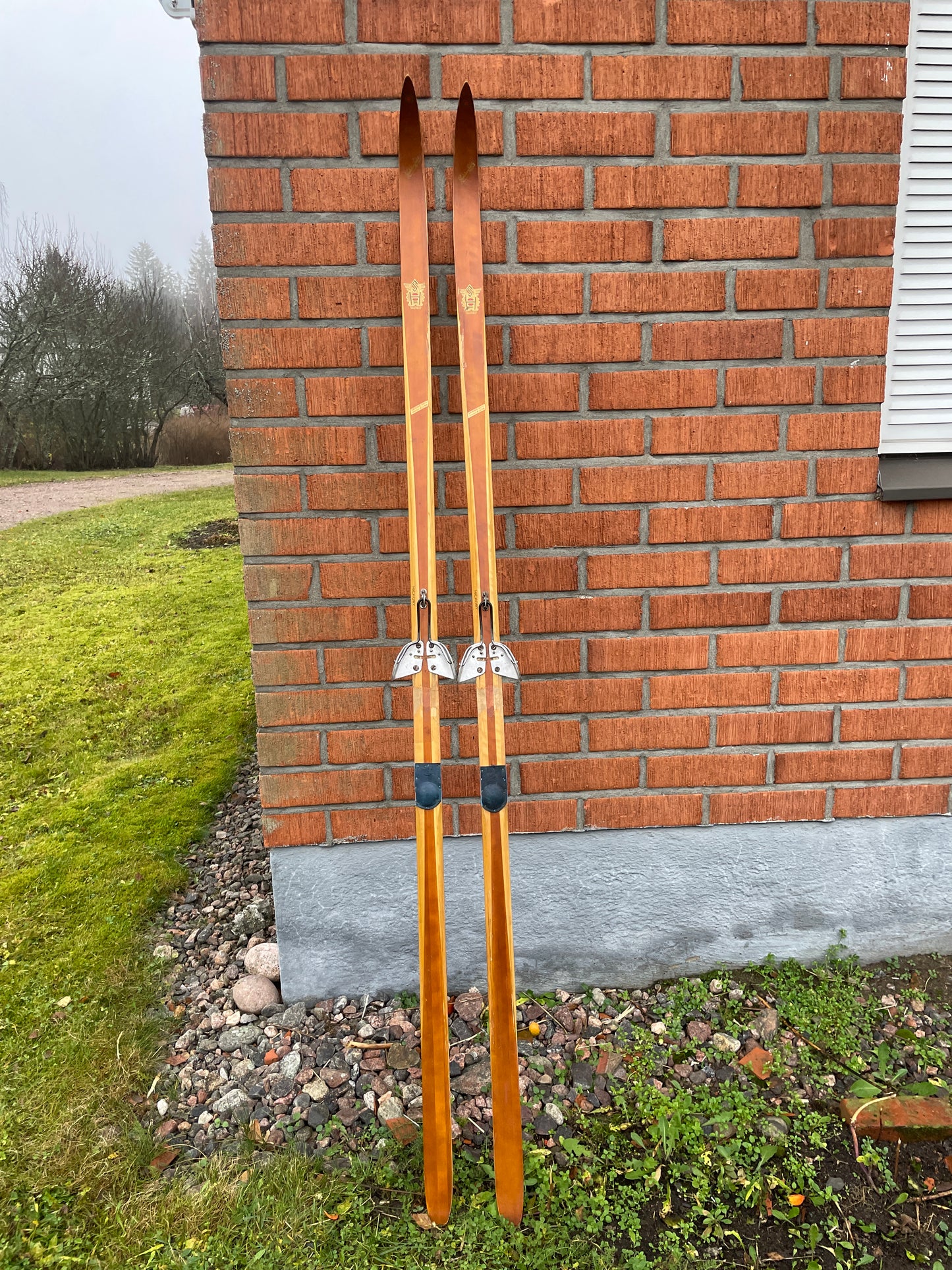 BARGAIN BIN!!! - 205cm Peltonen "Erikoiskilpa" Cross-Country Racing Skis - 1960s - RareRareRare!!!