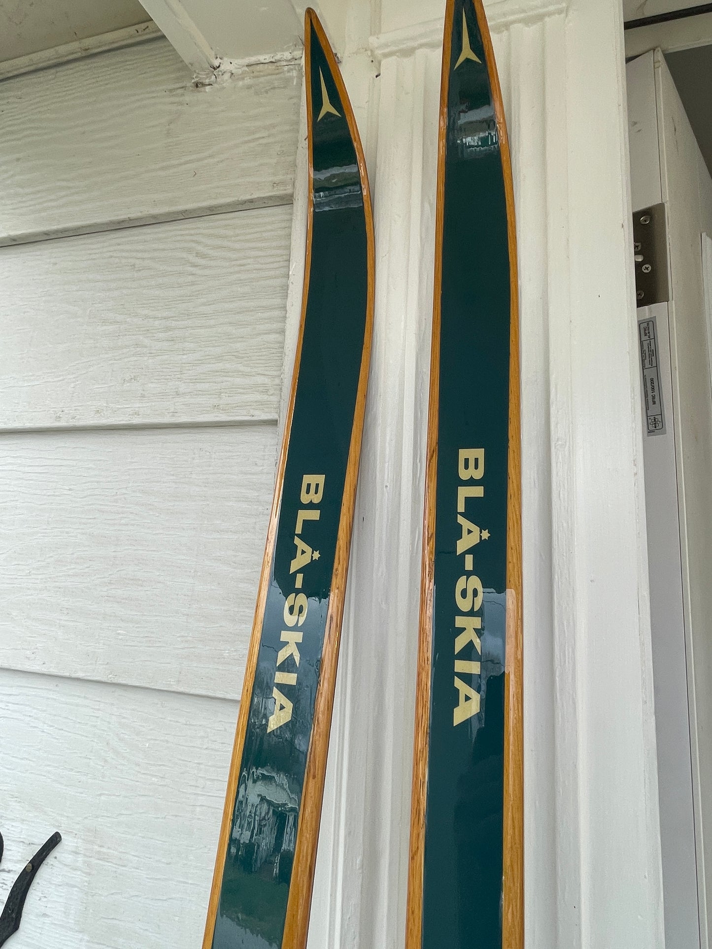 215cm Blå-Skia Wood "Tur-Langrenn" Light Touring Cross-Country Skis - Late 1960s - Veldig Hyggelig!