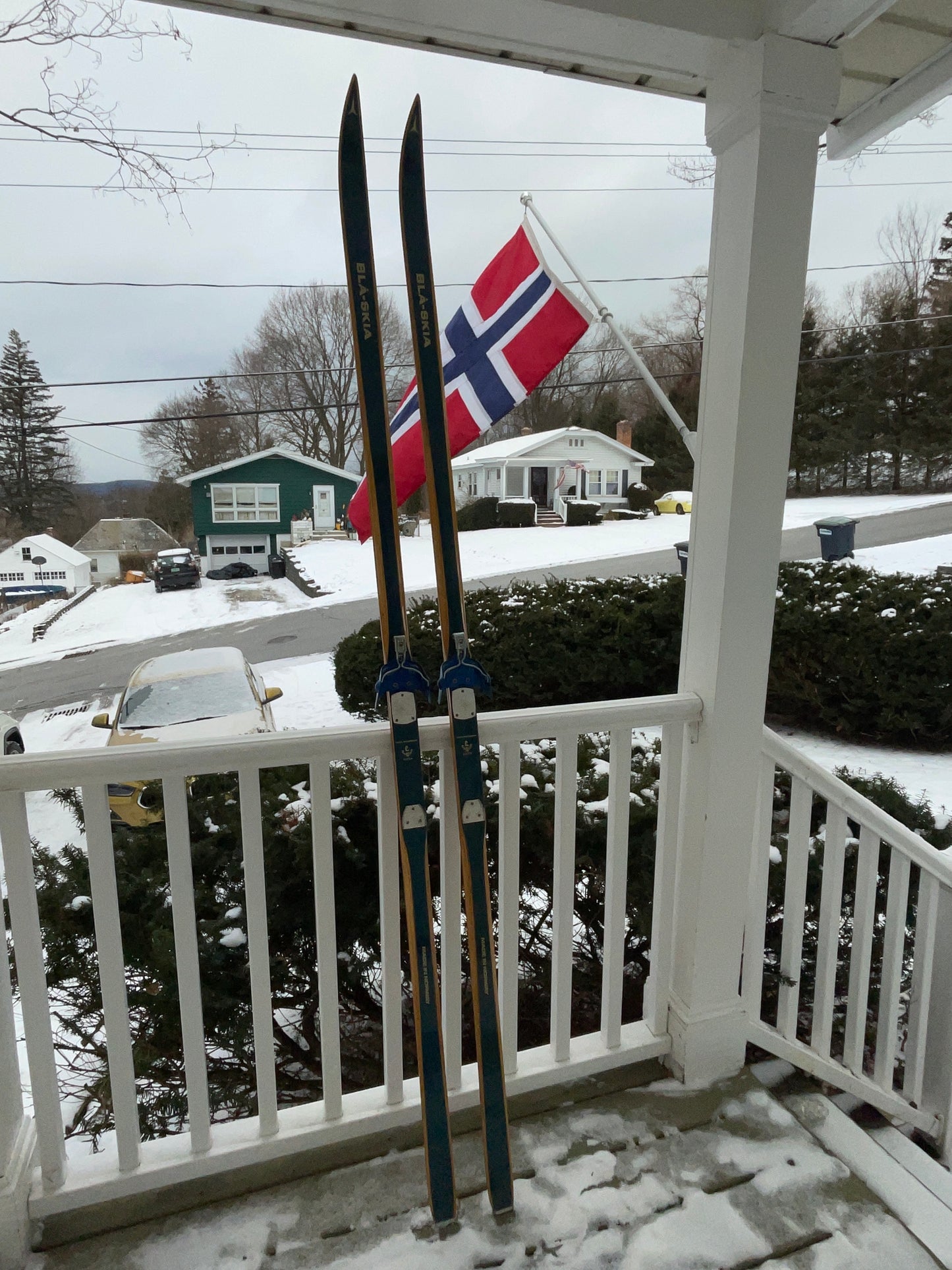 215cm Blå-Skia Wood "Tur-Langrenn" Light Touring Cross-Country Skis - Late 1960s - Veldig Hyggelig!