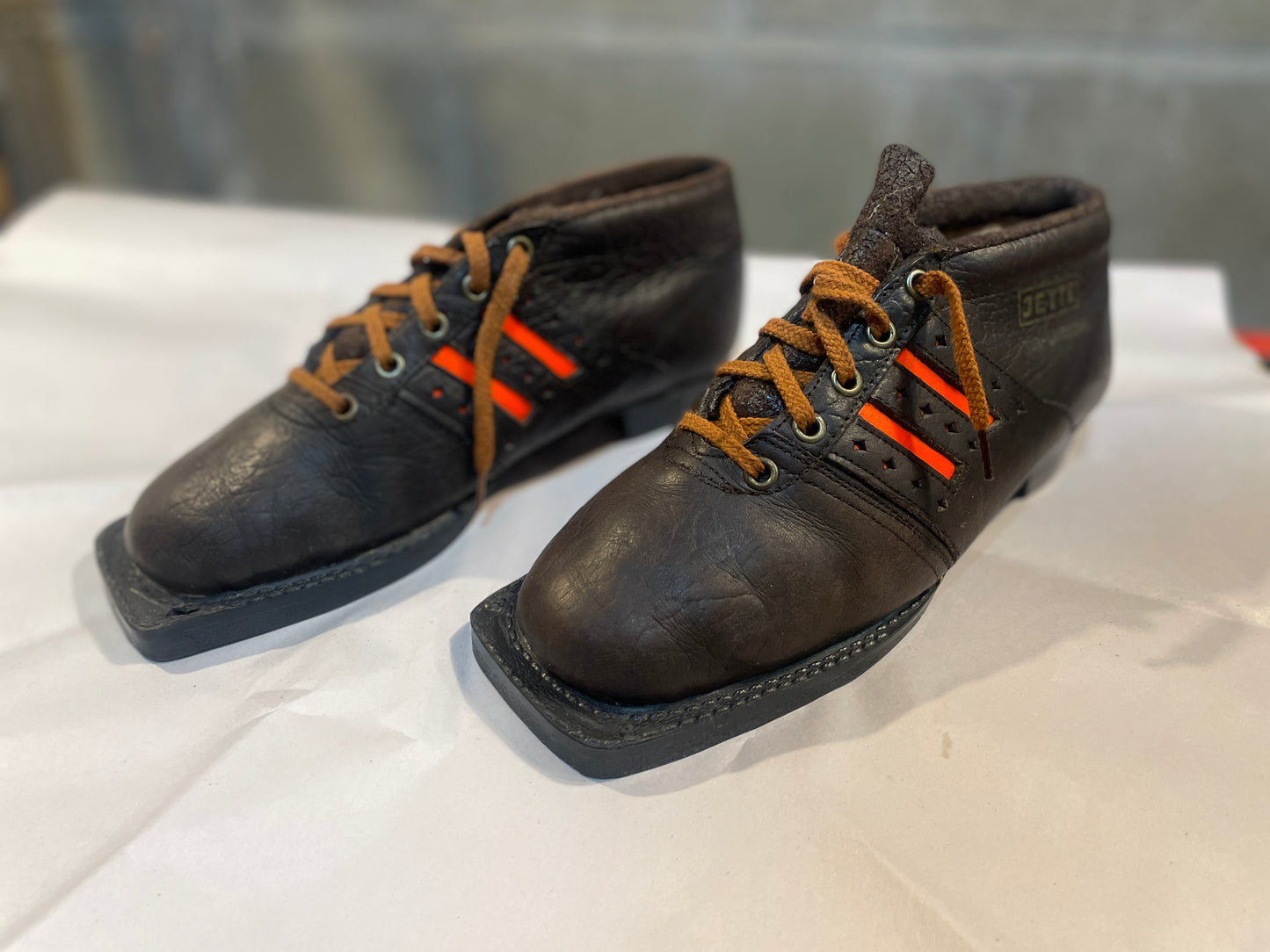 Size 38 (US Women's 7.5) Jette of Norway Early 70s 75mm Cross-Country Ski Boots - Great Condition! - Original Box!