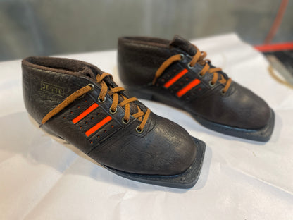 Size 38 (US Women's 7.5) Jette of Norway Early 70s 75mm Cross-Country Ski Boots - Great Condition! - Original Box!