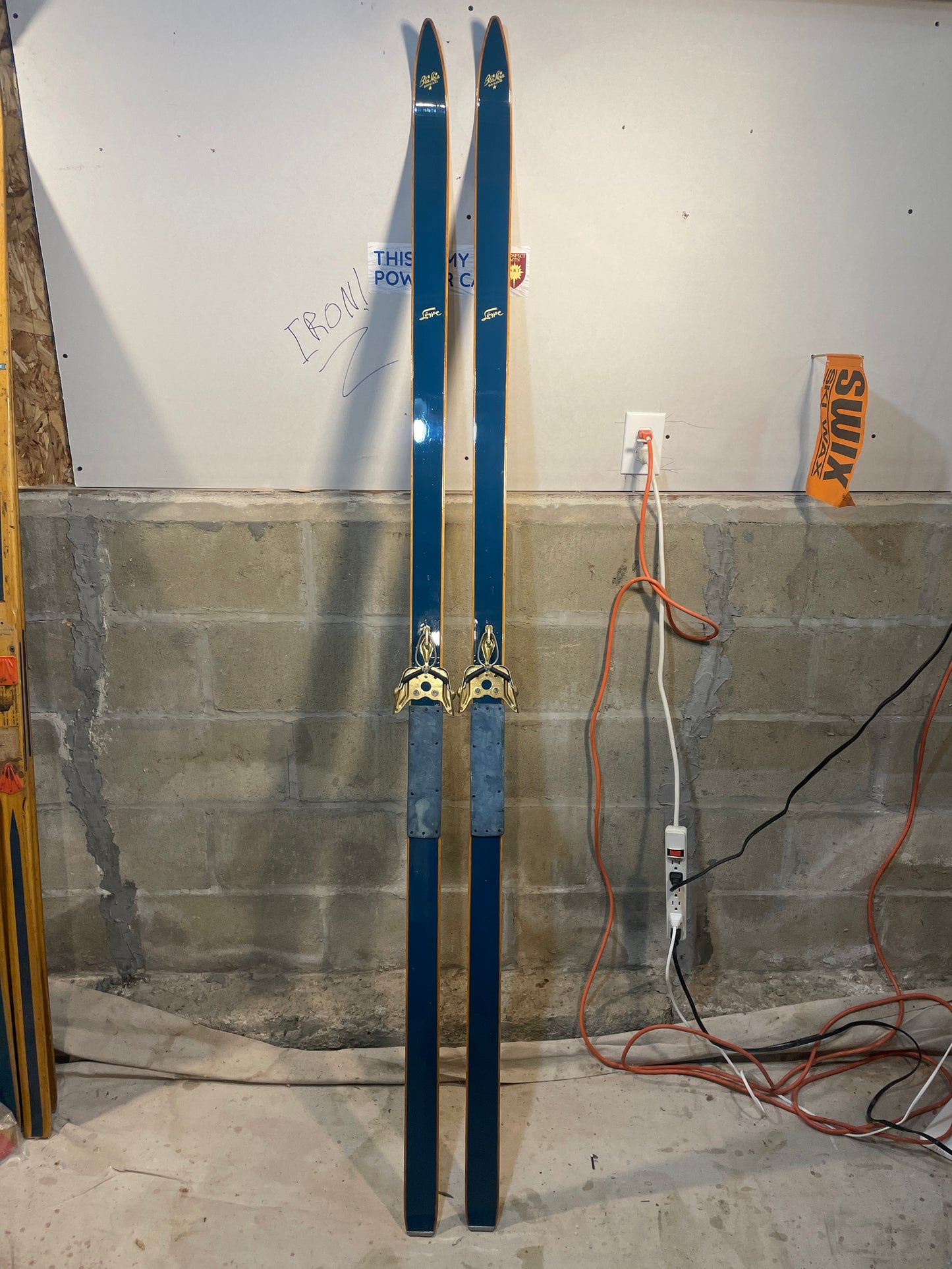 210cm Blå-Skia "Löype" Wood Cross-Country Skis - 1960s - BEAUTIFULLY PRESERVED!!!!