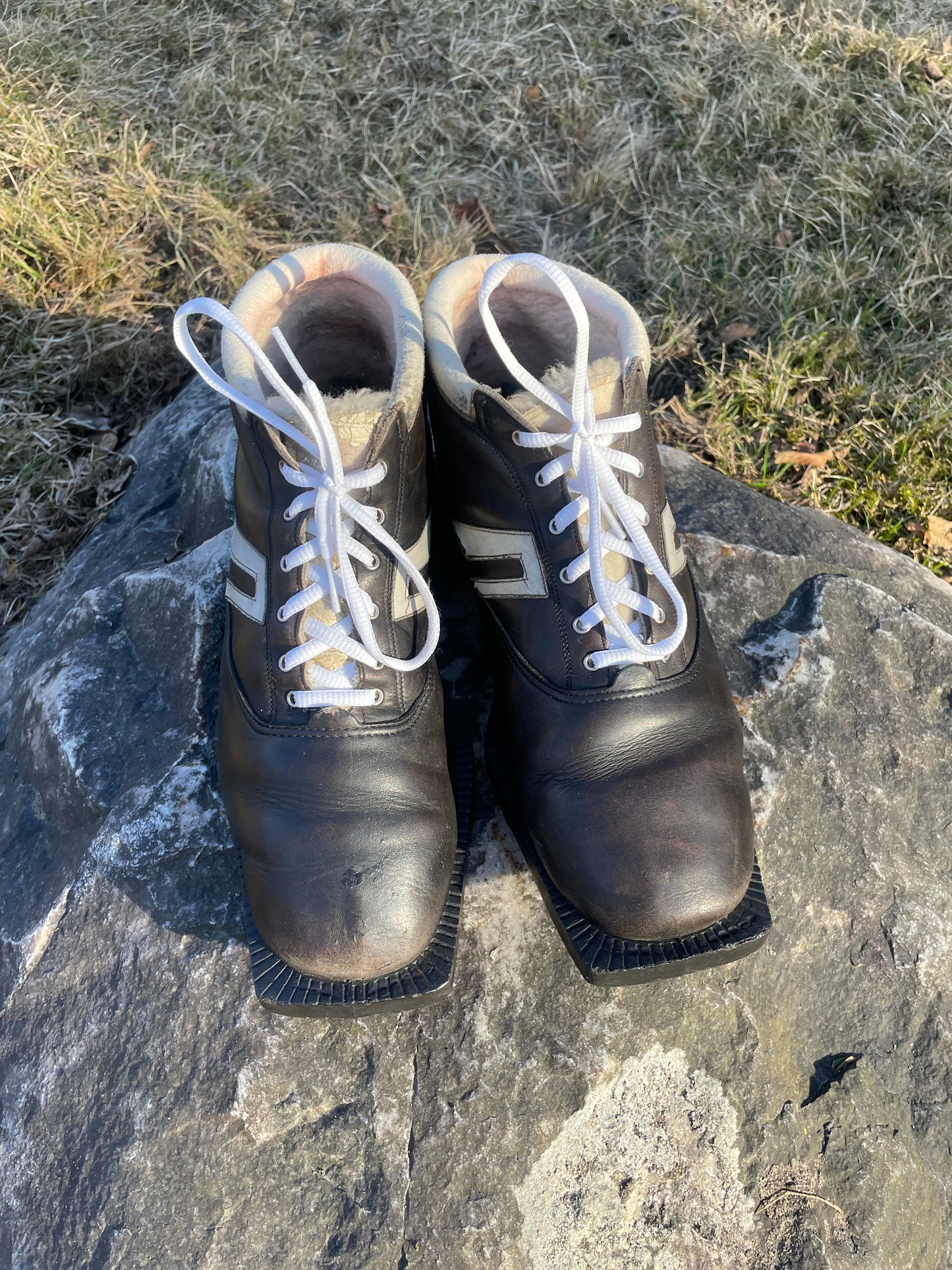 Size 44 (US Men's 10.5) Alfa Cross-Country Ski Touring Ski Boots - 75mm - Great Condition!