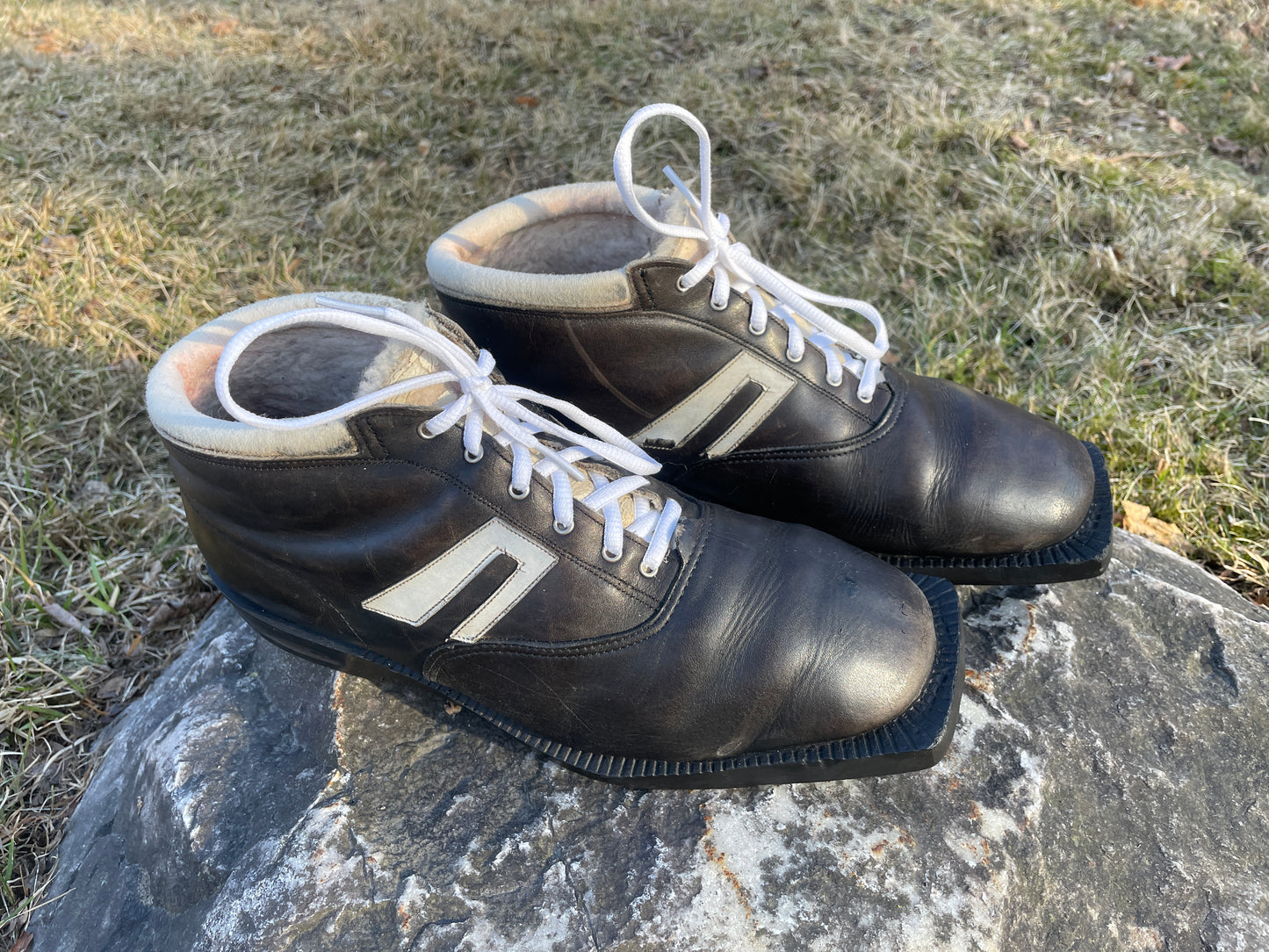 Size 44 (US Men's 10.5) Alfa Cross-Country Ski Touring Ski Boots - 75mm - Great Condition!