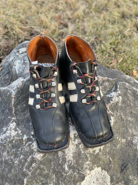 Size 40 (US Women's 9/9.5) 1960s Norwegian Cross-Country Skiing Racing Boots - All Leather!!!!