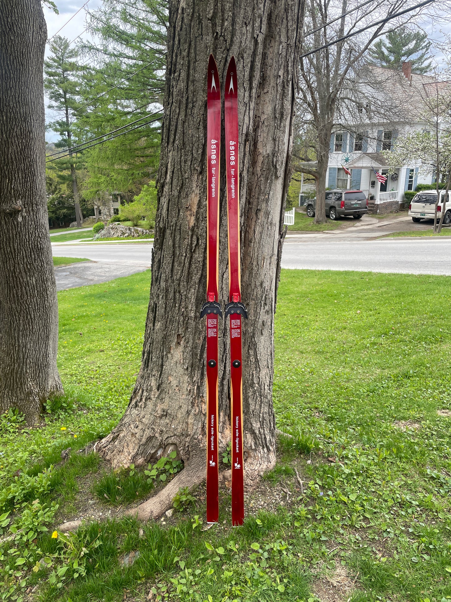 205cm Åsnes of Norway "Tur-Langrenn" 1970s Cross-Country Touring Skis - Lovely Red Color!!!