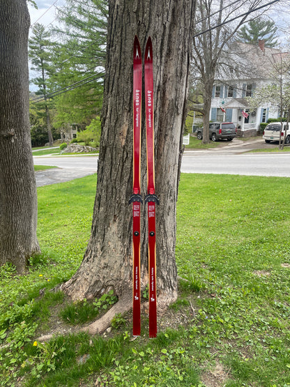 205cm Åsnes of Norway "Tur-Langrenn" 1970s Cross-Country Touring Skis - Lovely Red Color!!!