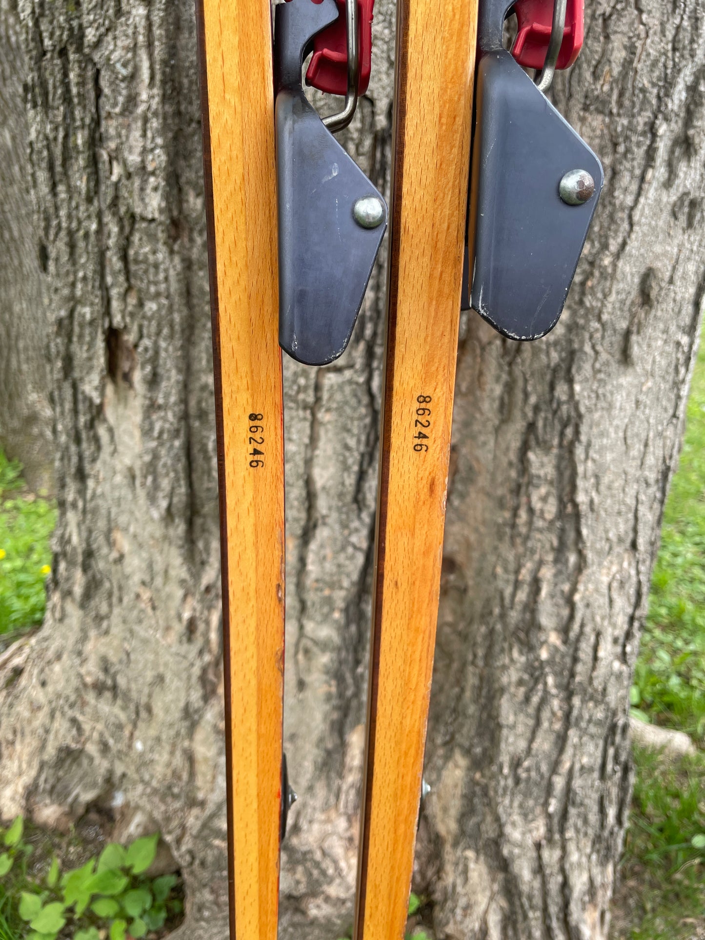 205cm Åsnes of Norway "Tur-Langrenn" 1970s Cross-Country Touring Skis - Lovely Red Color!!!