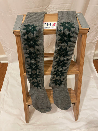 Size L - Vintage Cross-Country Ski Wool Knicker Socks - Grey with Green Snowflakes!