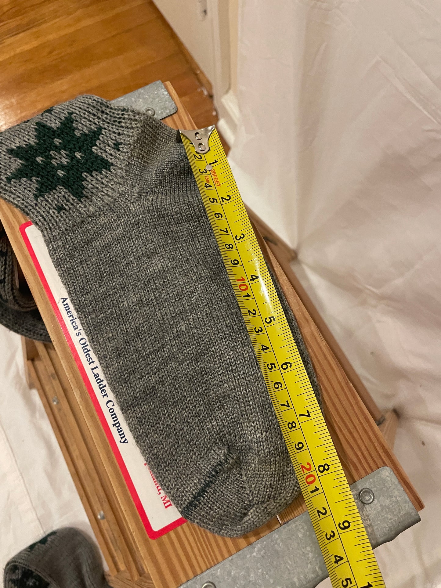 Size L - Vintage Cross-Country Ski Wool Knicker Socks - Grey with Green Snowflakes!