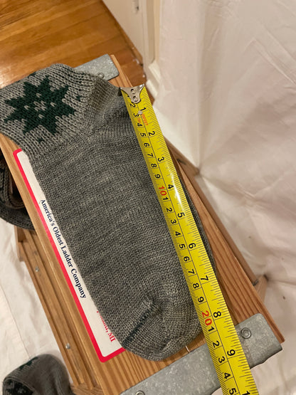 Size L - Vintage Cross-Country Ski Wool Knicker Socks - Grey with Green Snowflakes!