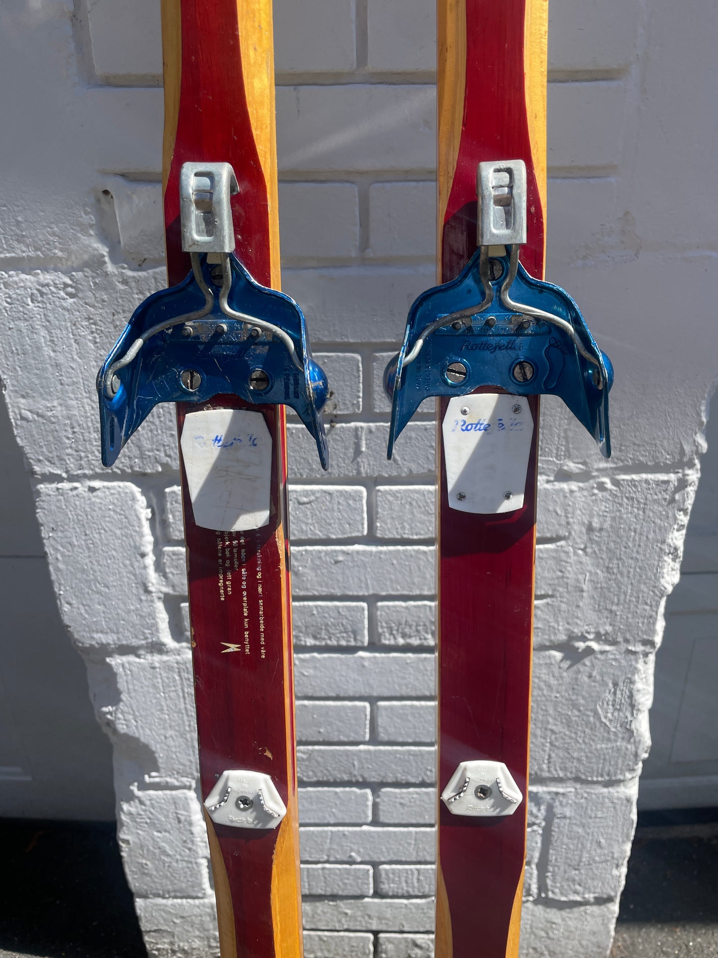 BARGAIN BIN!!! - 215cm Madshus Langrenn early 1970s Wood Cross-Country Skis
