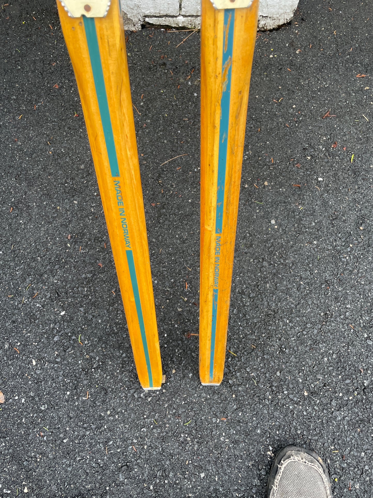 BARGAIN BIN!!! - 200cm Blå-Skia Wood Nordic Racing Skis - "Perma-Gli" Base - Almost Matching!!!