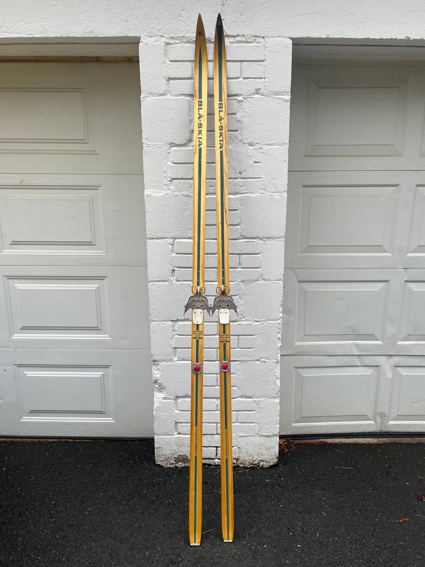 BARGAIN BIN!!! - 210cm Blå-Skia Wood Nordic Racing Skis - Low-Maintenance Base - You CAN Afford the Best!!! (not matching but who cares)