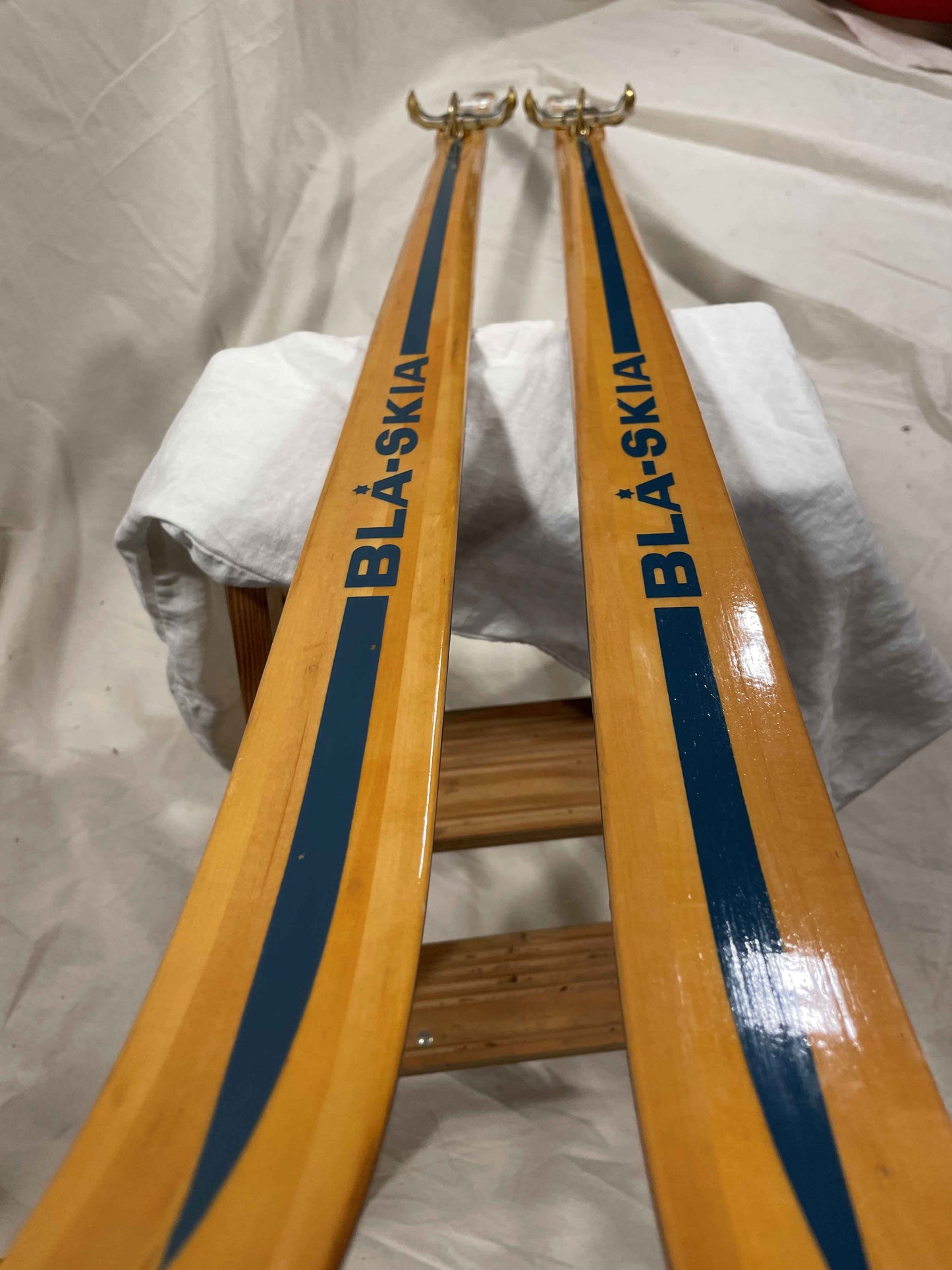 210cm Blå-Skia Wood Nordic Racing Skis - Low-Maintenance Base - Completely Restored - Ready for Snow!