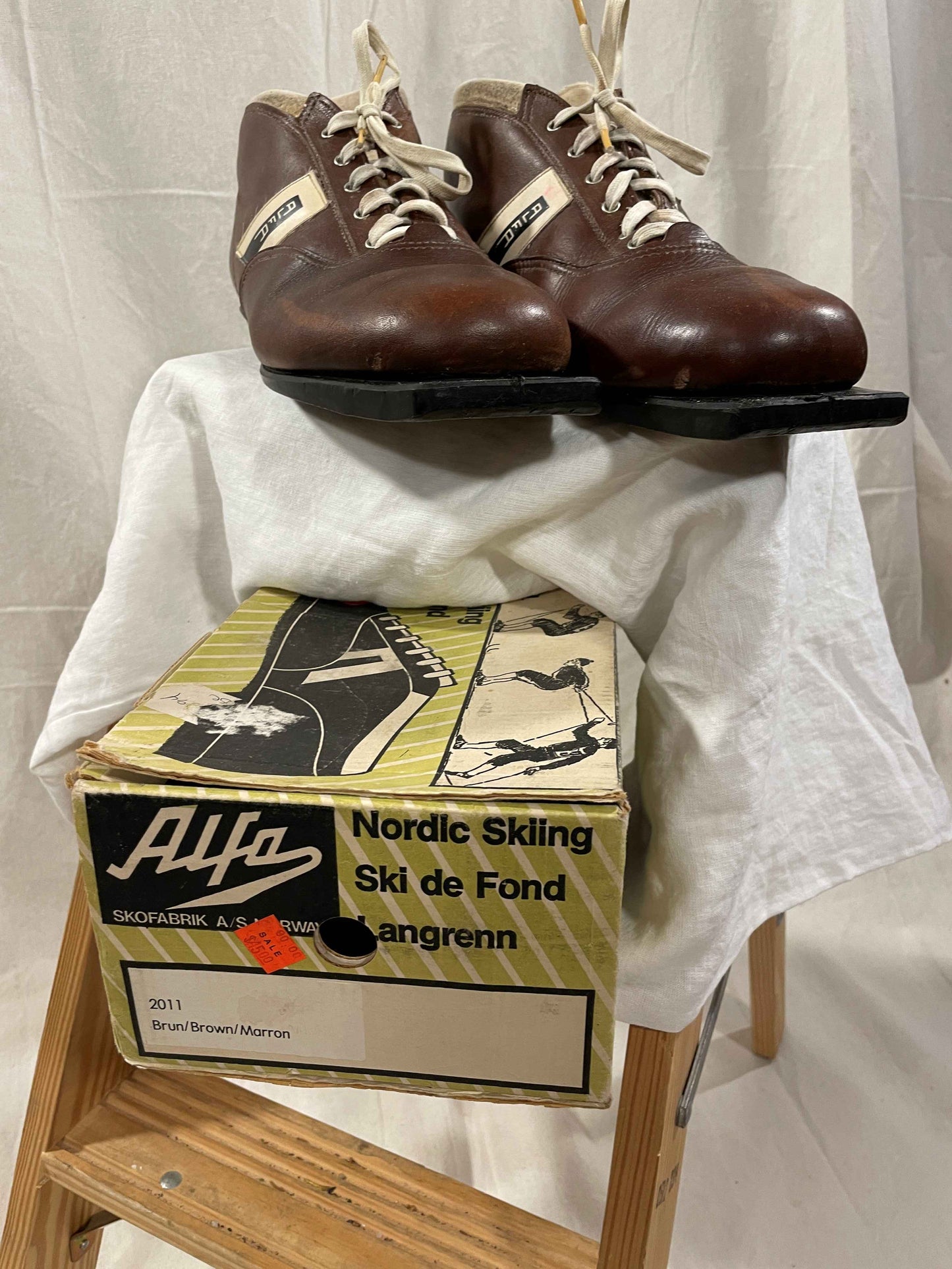 Size 45 (US 11.5) Alfa Model 2011 Light Touring Cross-Country Ski Boots - 75mm - Original Box!