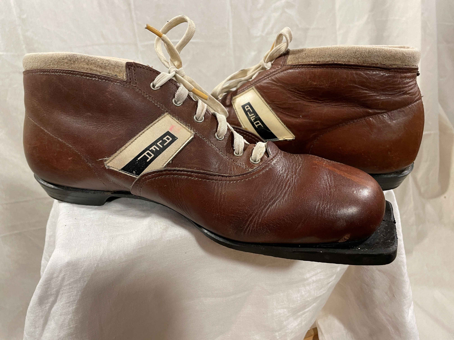 Size 45 (US 11.5) Alfa Model 2011 Light Touring Cross-Country Ski Boots - 75mm - Original Box!
