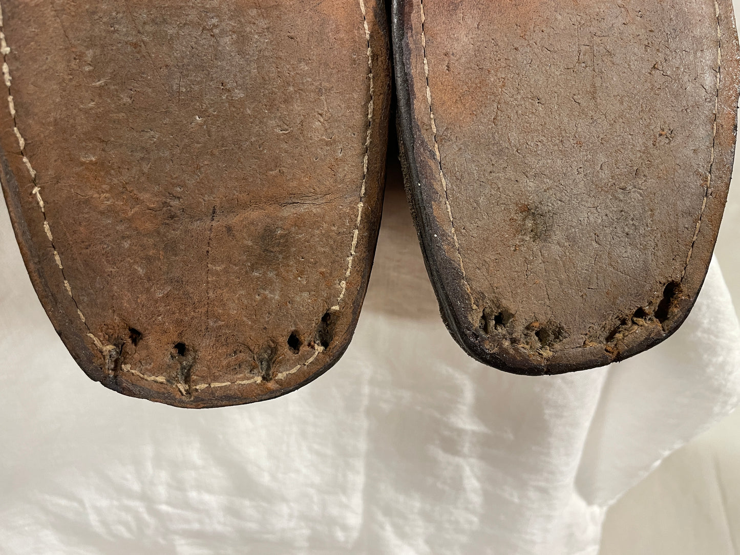 Size 38 (US Women's 7.5) - 1960s Vintage Ski Boots - Beautiful Burgundy Colour - Made/Bought in Finland