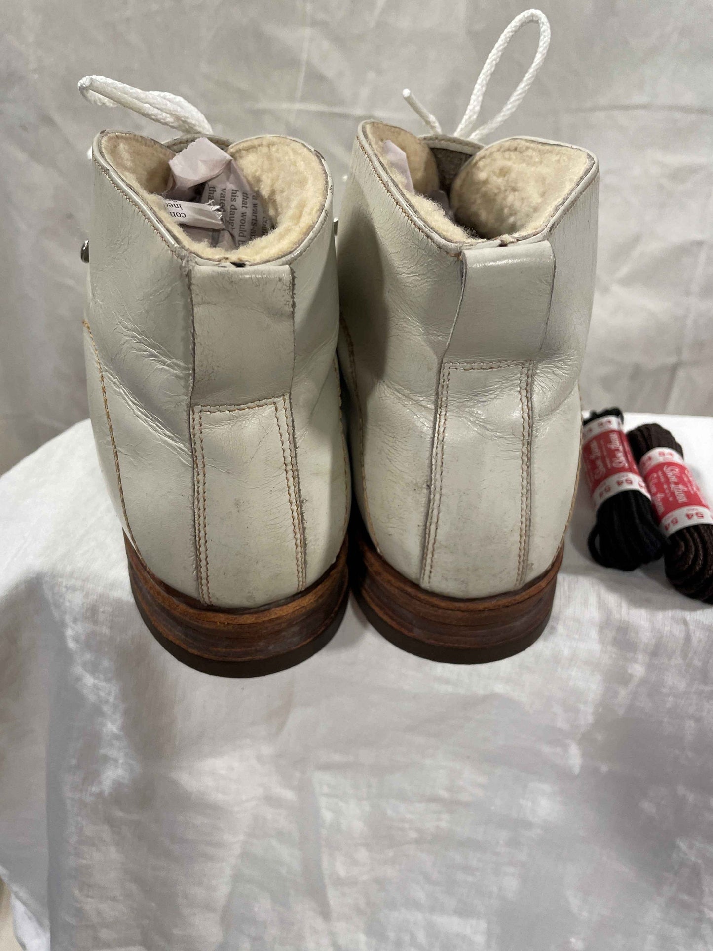 Size 39 (US Women's 8/8.5) - 1960s Vintage Ski Boots - Barely Used - Made in Finland, Bought in Finland!