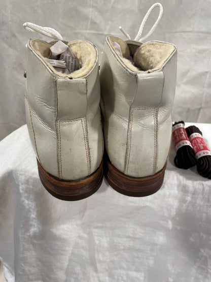 Size 39 (US Women's 8/8.5) - 1960s Vintage Ski Boots - Barely Used - Made in Finland, Bought in Finland!