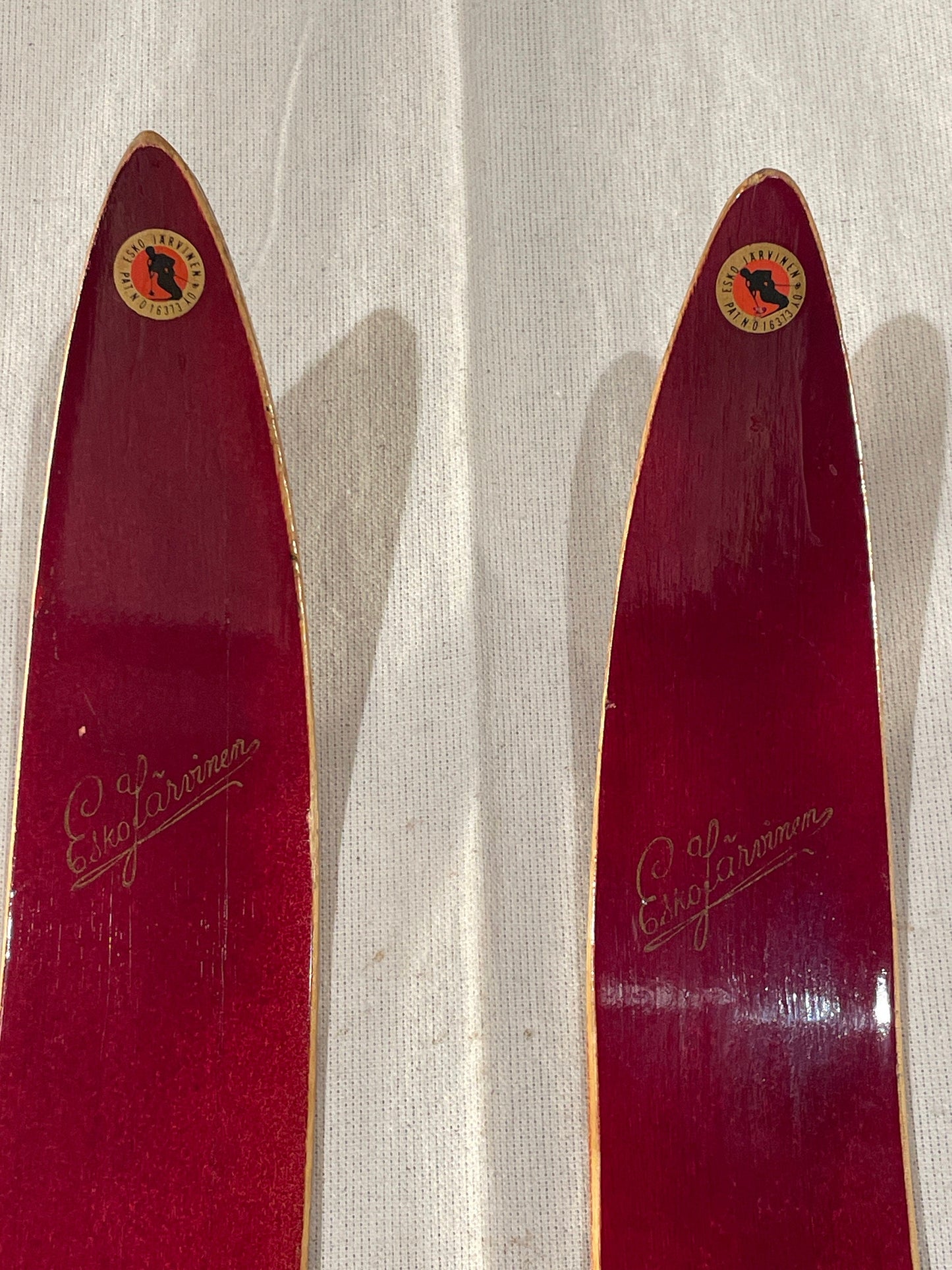 210cm Esko Järvinen "Kilpa Populär" Wood Cross-Country Skis - mid '60s - BEAUTIFUL