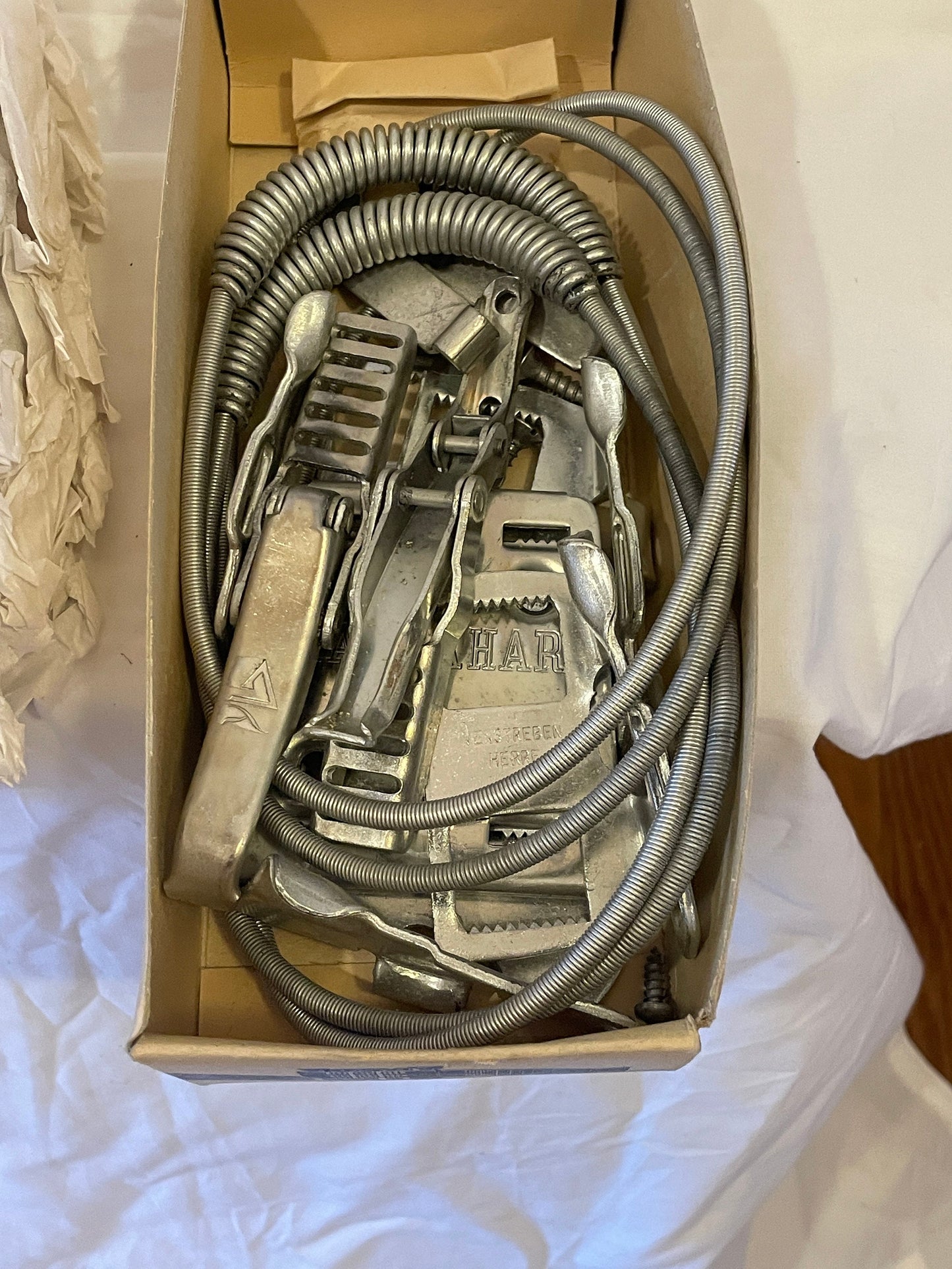 Gresvig Kandahar Cable Ski Bindings from Norway - 1950s - Mod. 22003 Men's - New in Original Box!!!