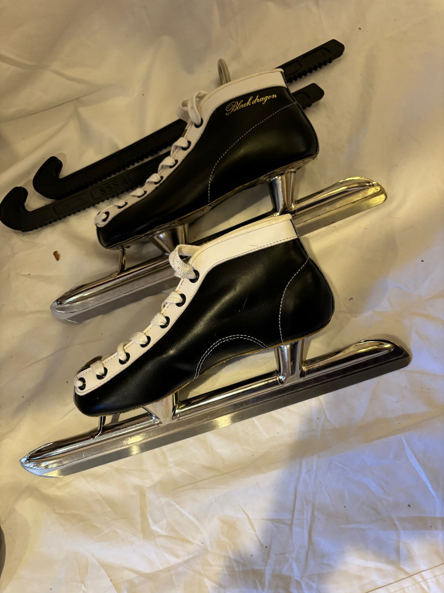 Sz 34 (US Women's 4) "Black Dragon" Speed Skates