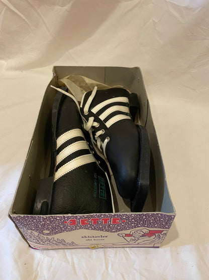 Size 41 (US Men's 8) Jette of Norway Early 1970s LEATHER Cross-Country Ski Boots - New Old Stock - New New New