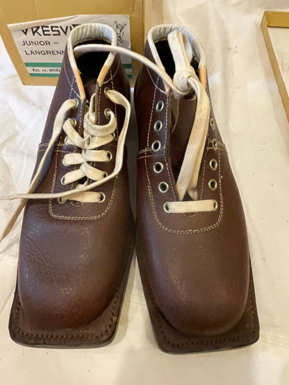 Size 42 (US Men's 8.5/9) Gresvig of Oslo 1960s ALL LEATHER Cross-Country Ski Boots - New Old Stock - New New New